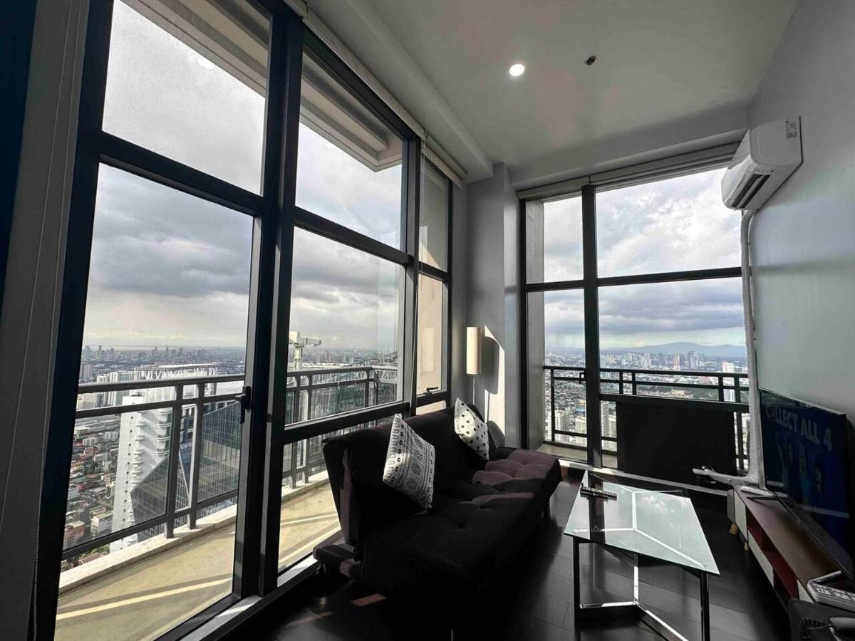 Homestyle Rare Find Corner Penthouse In The Gramercy Residences *