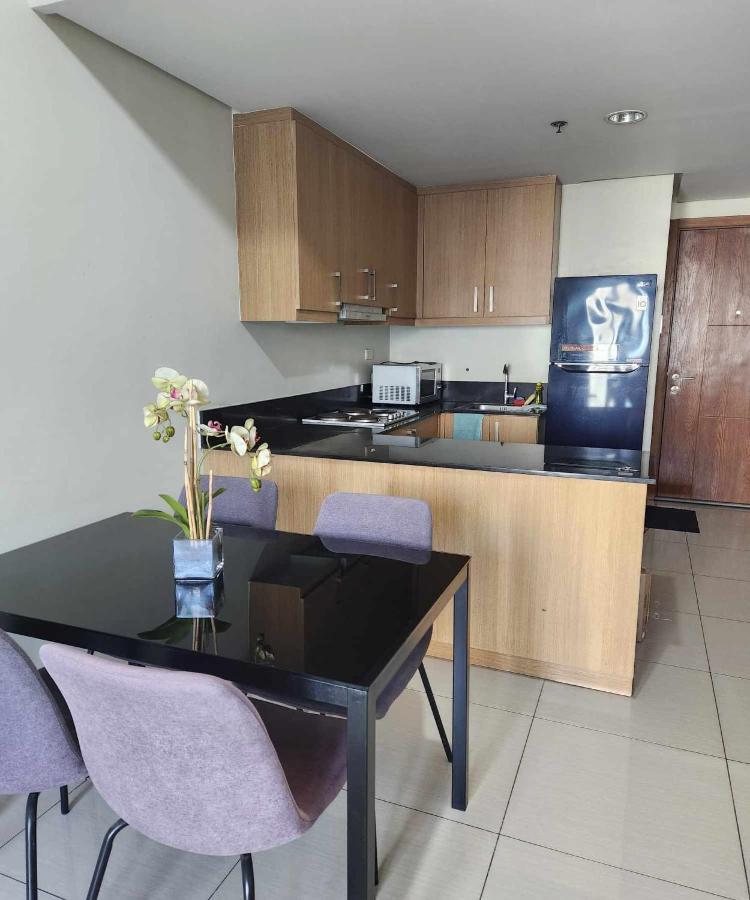 S&j Staycation At Shell Residences Moa/near Airport Manila