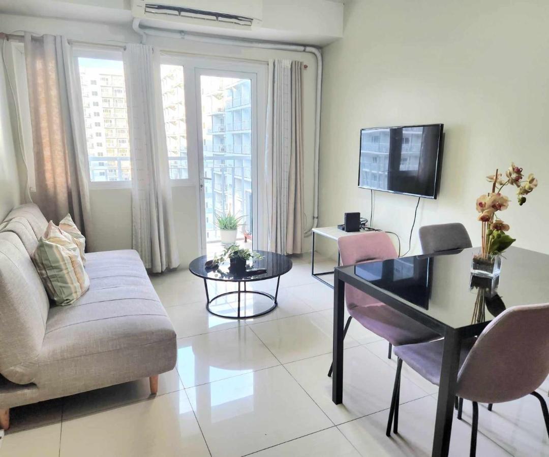S&j Staycation At Shell Residences Moa/near Airport Apartment