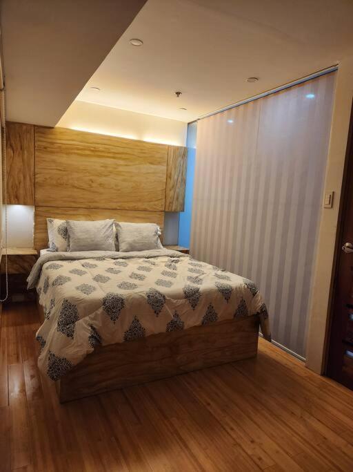 Bgc Rustic-themed Loft W/ Pool View 200mbps *