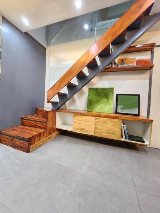 Apartment Bgc Rustic-themed Loft W/ Pool View 200mbps Manila