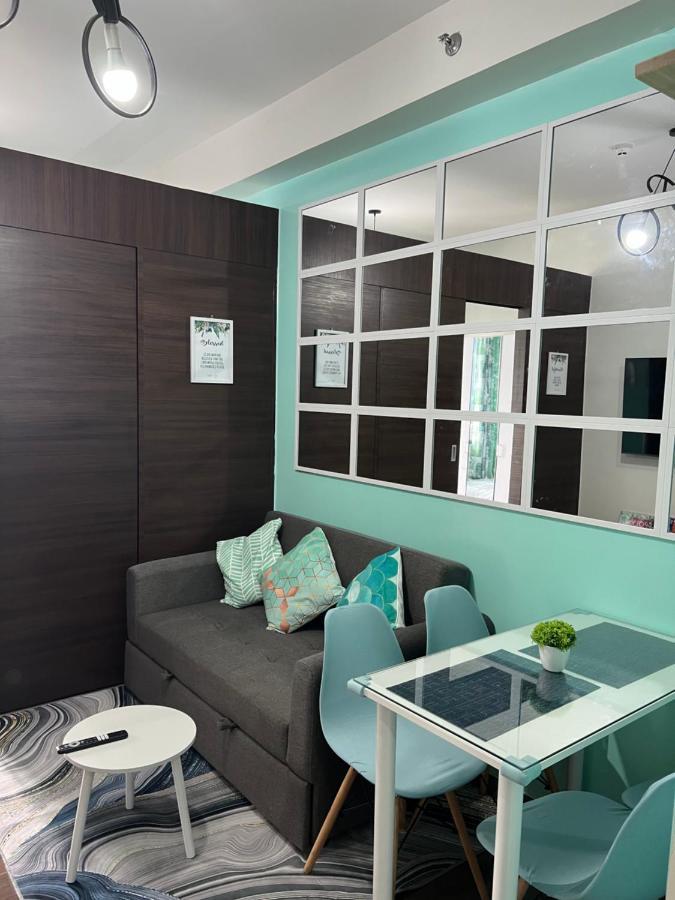 Apartamento Cozy Makati: Urban Retreat With Entertainment & Amenities
