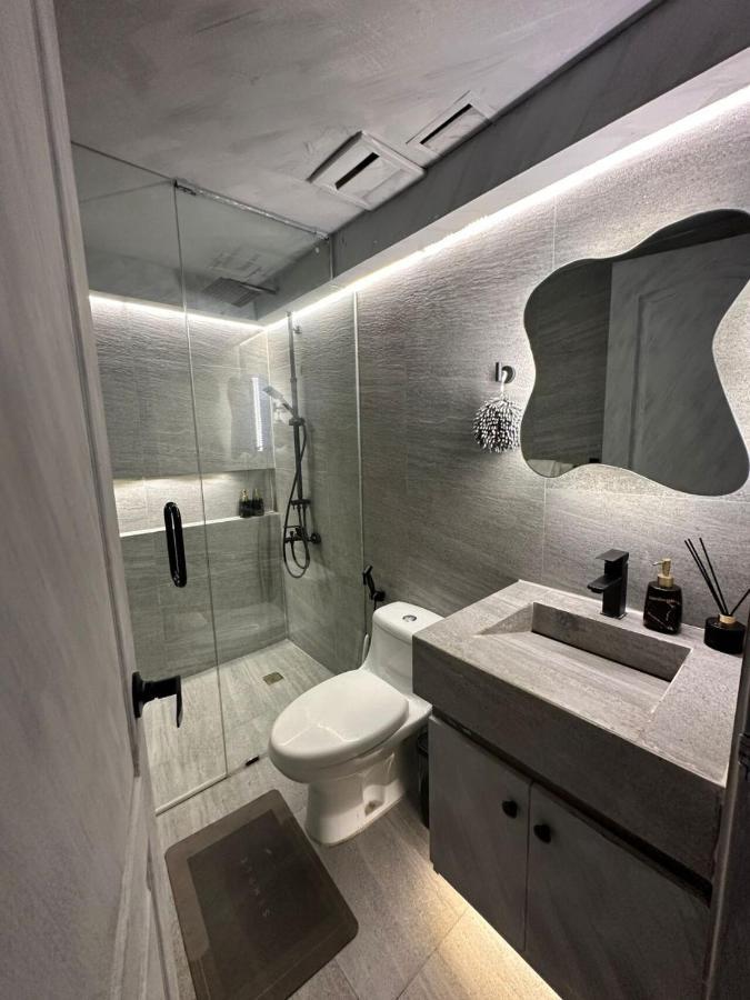 In Taguig, 2br Condo, Acacia Estates, Bgc, * Manila