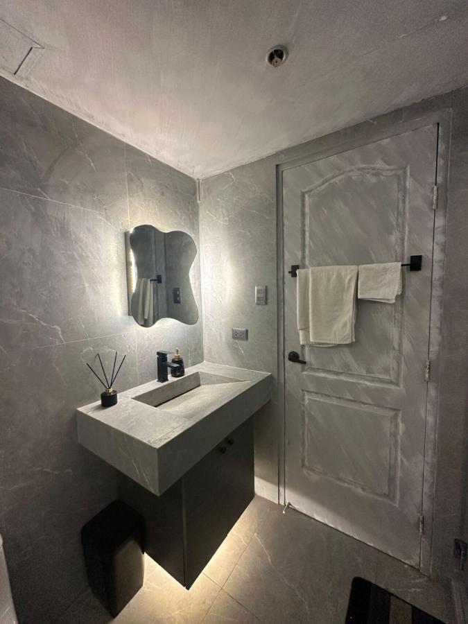 In Taguig, 2br Condo, Acacia Estates, Bgc, Apartment *