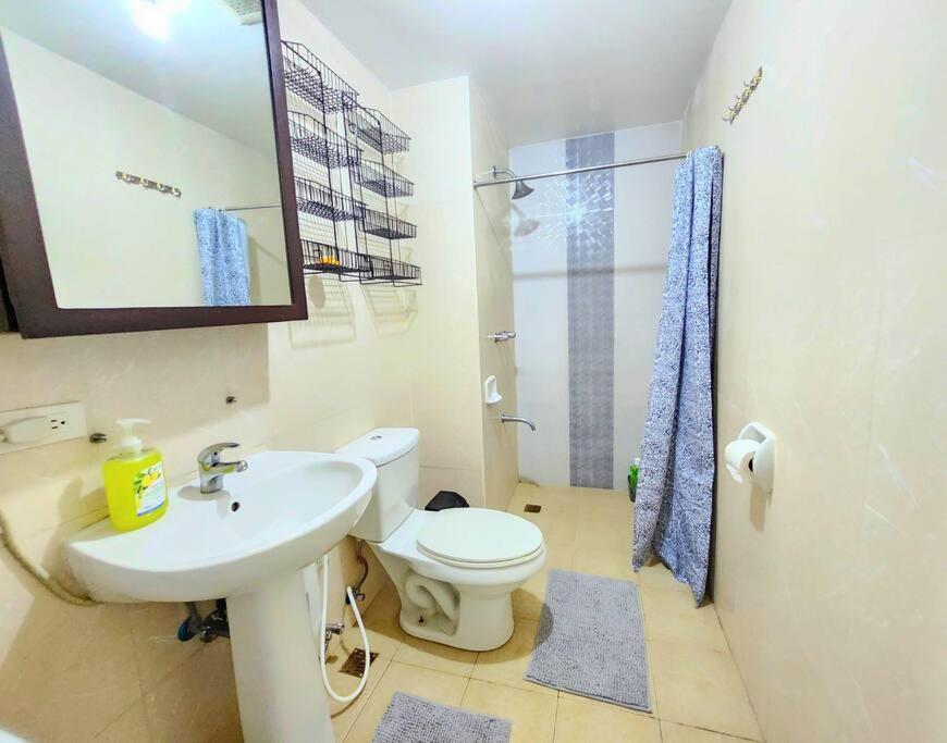 Apartment Bgc Avant At The Cosy And Vibrant 2br Near Burgos Circle