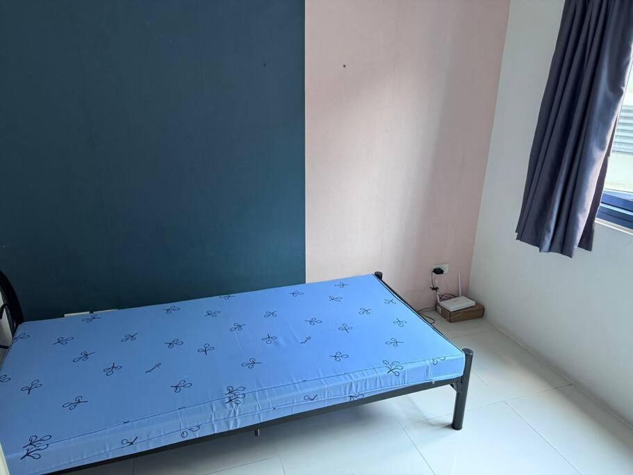 Embassy Waves Retreat Apartment Manila