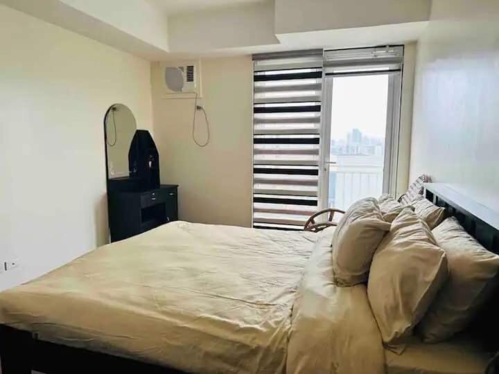 3 Bedrooms Access Penthouse Unit *
