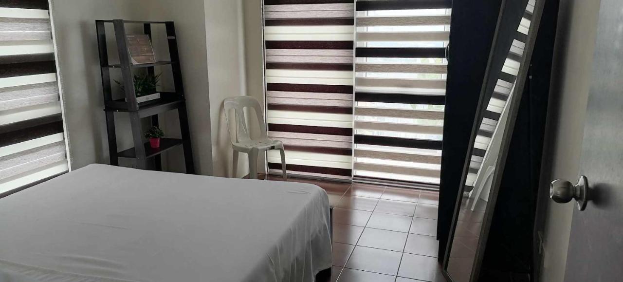 Apartment 3 Bedrooms Access Penthouse Unit Manila