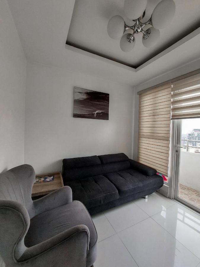 Affordable Bay & Lights View With Free Pool Access Manila