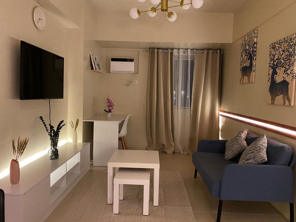 Elegant Bgc With View Apartment Manila