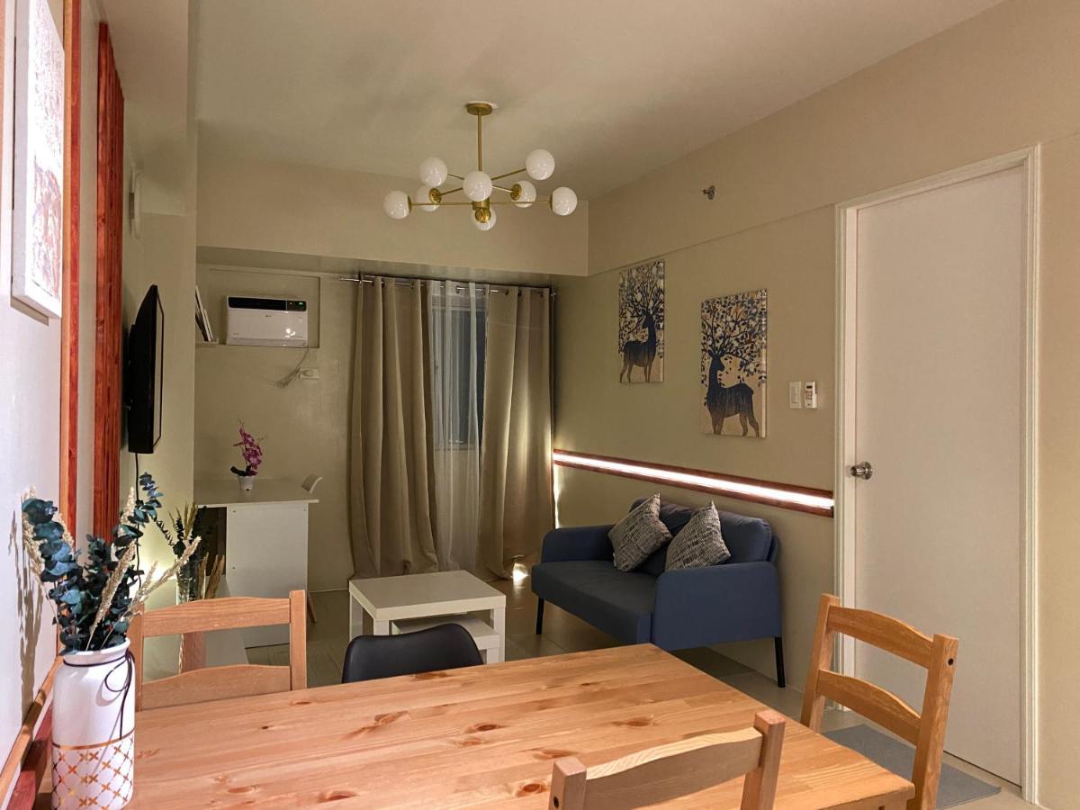 Elegant Bgc With View Apartment