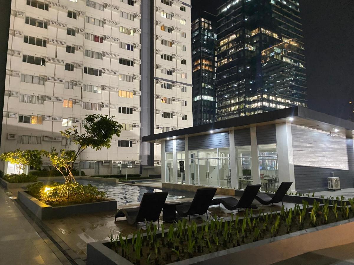 Elegant Bgc With View *