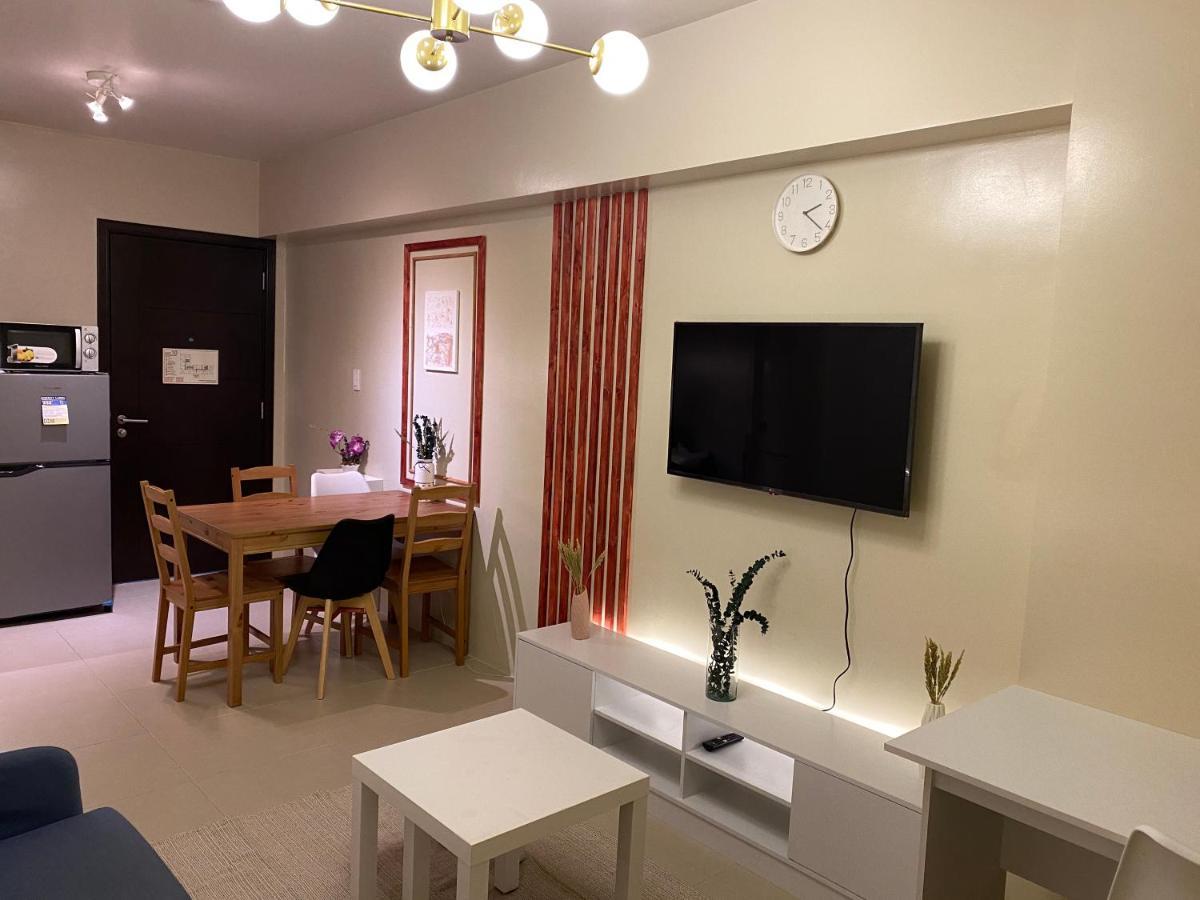 Elegant Bgc With View Apartment