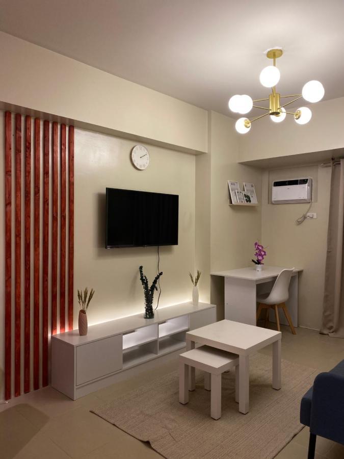 Elegant Bgc With View Apartment Manila