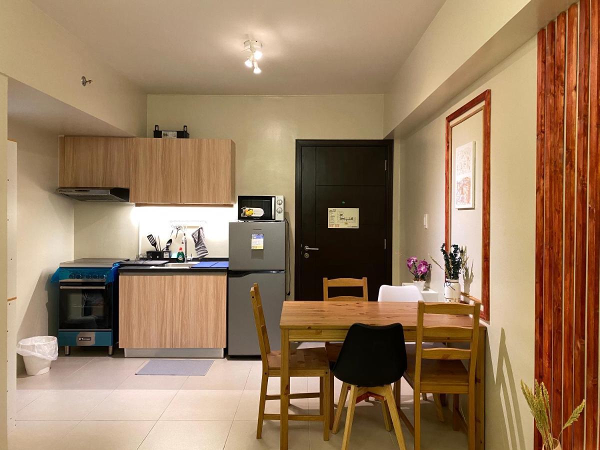 Elegant Bgc With View Apartment