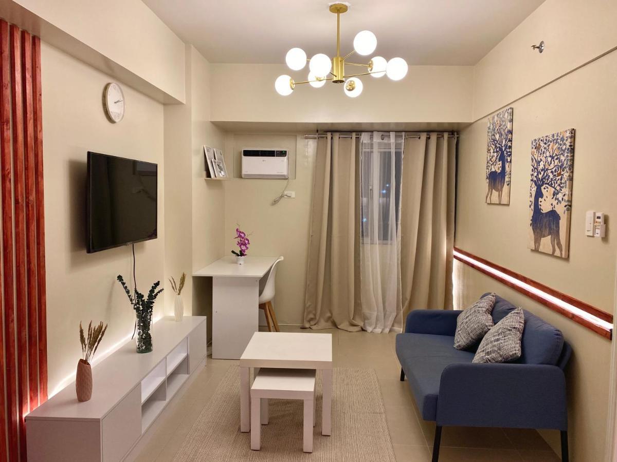 Apartment Elegant Bgc With View Manila