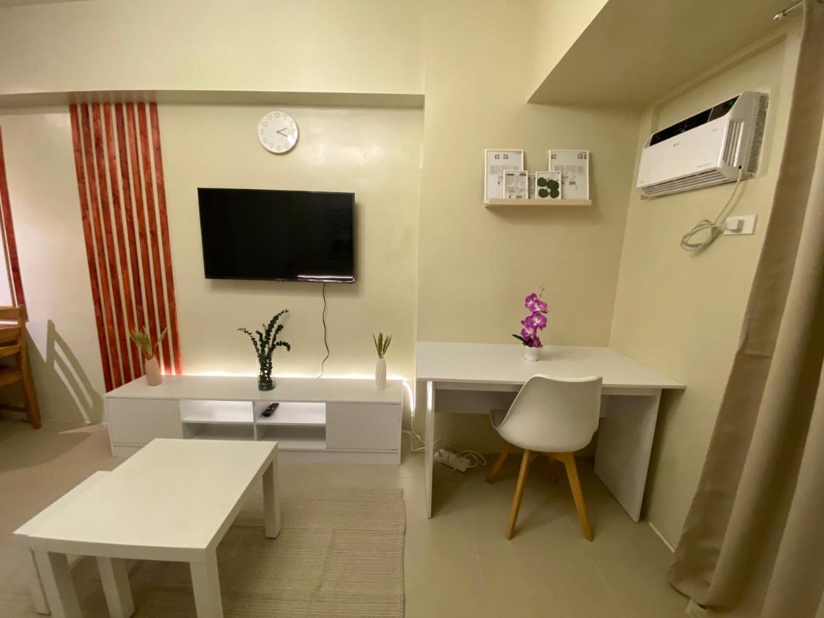 Elegant Bgc With View Apartment Manila