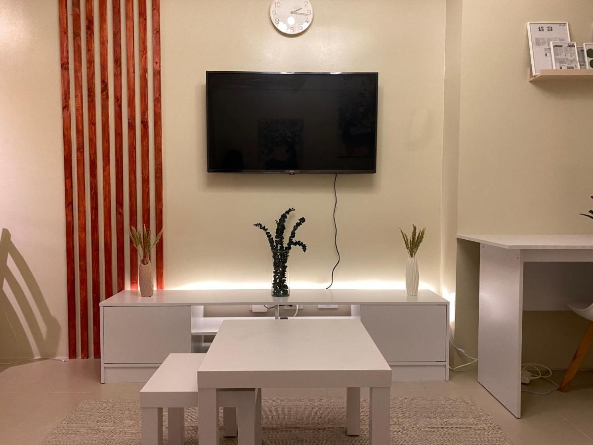 Apartment Elegant Bgc With View Manila