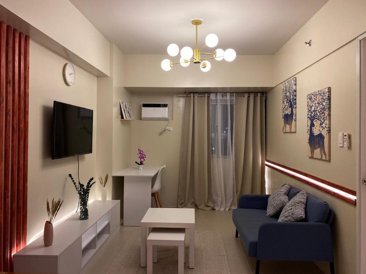 Elegant Bgc With View Apartment Manila