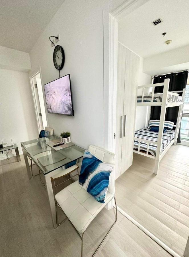 2 Bedroom Azure Beachview Apartment