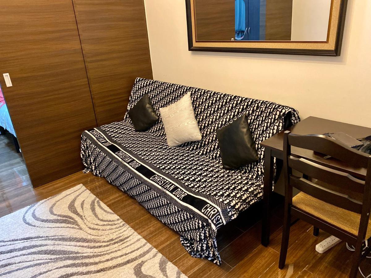 Penthouse Perfection Air Makati Apartment