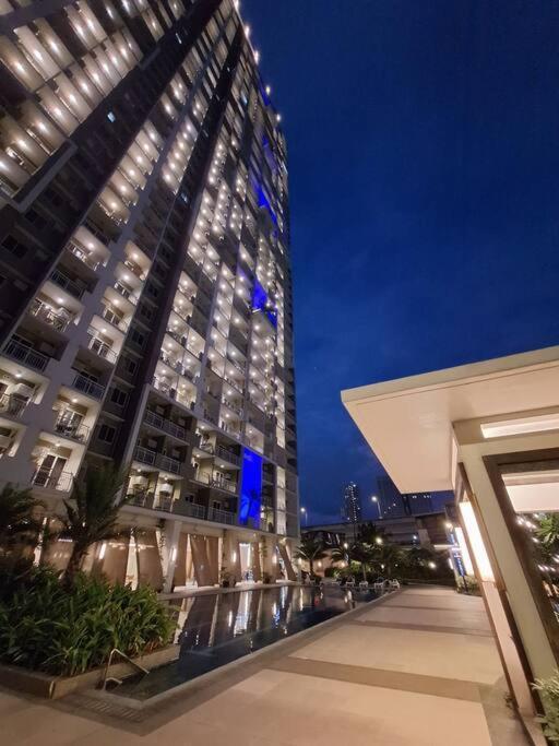 Le Vista De Mamas Staycation. Apartment *