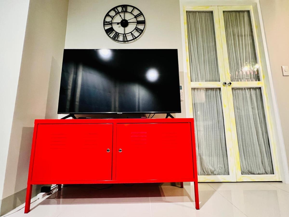 Bgc Luxury - Balcony, Pool, Wi-fi, View - 8 * Manila