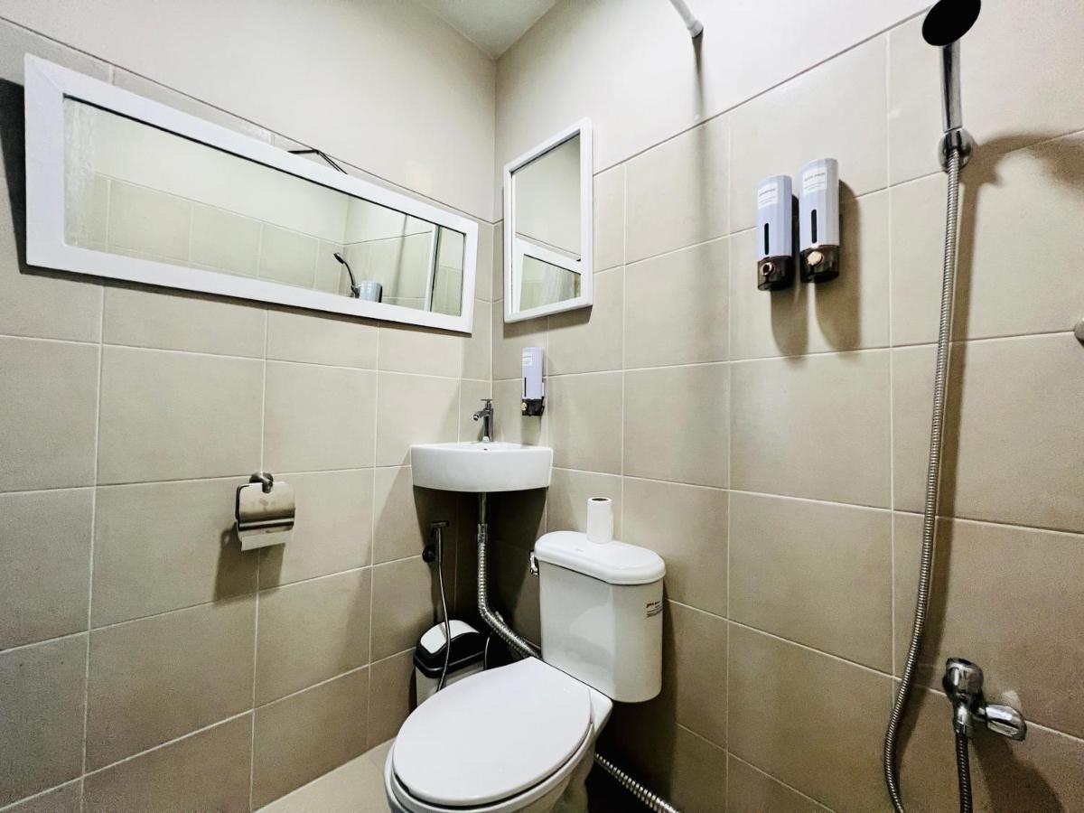 Bgc Luxury - Balcony, Pool, Wi-fi, View - 8 Manila