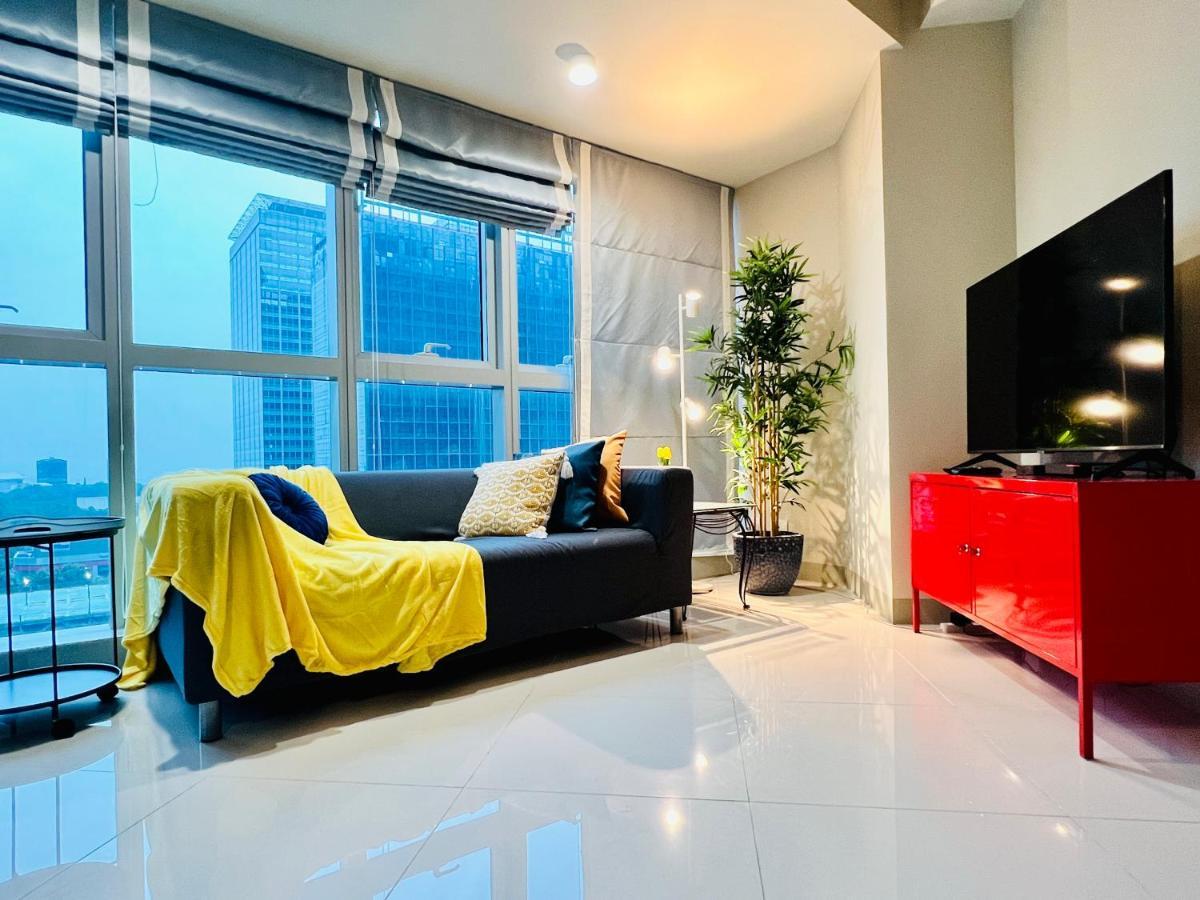 Bgc Luxury - Balcony, Pool, Wi-fi, View - 8 Apartment Manila