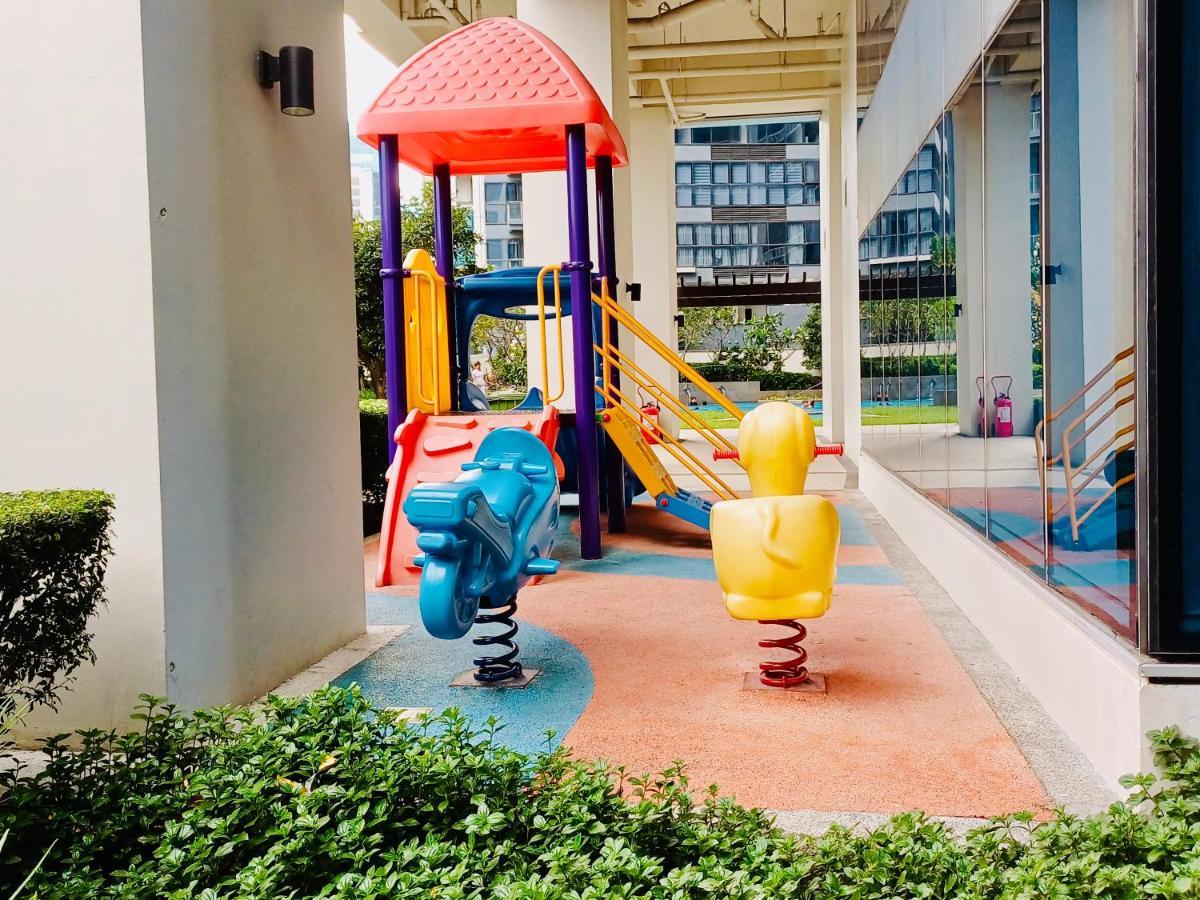 Bgc Luxury - Balcony, Pool, Wi-fi, View - 8 Manila