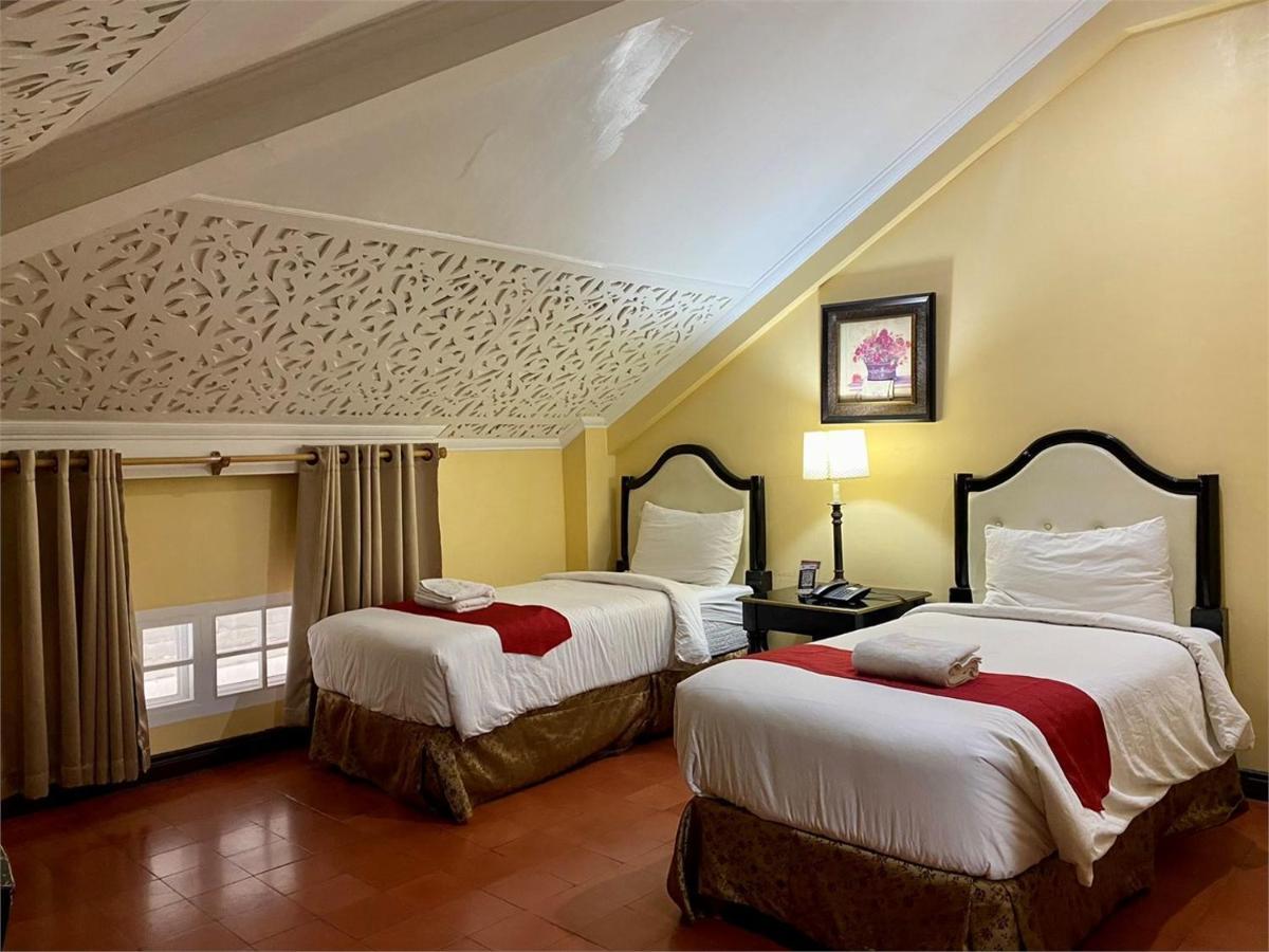 Hotel White Knight Intramuros 2*