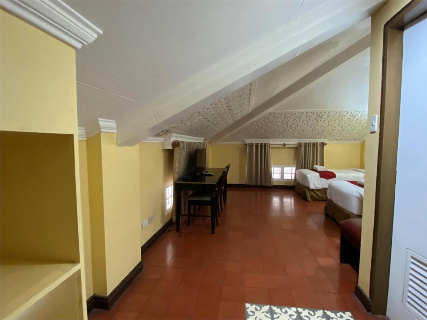 Hotel White Knight Intramuros