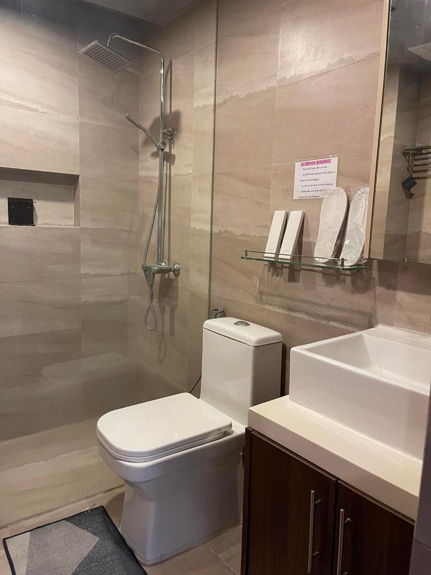 Service 2guests Allows Up To 5guests 19055