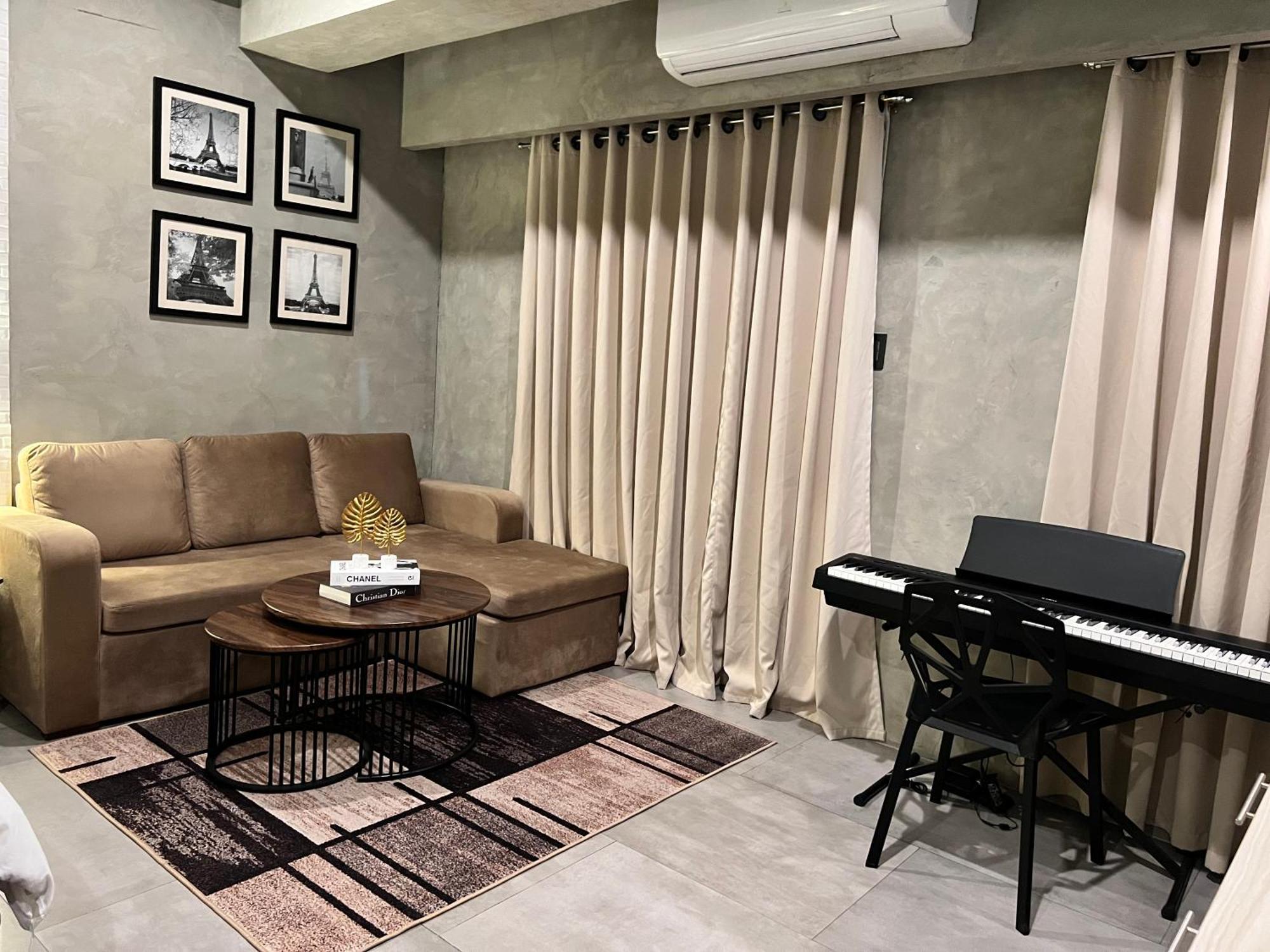 Cozy Spacious Hotel Type Condo With Ps5 Smart Tv And Wifi *