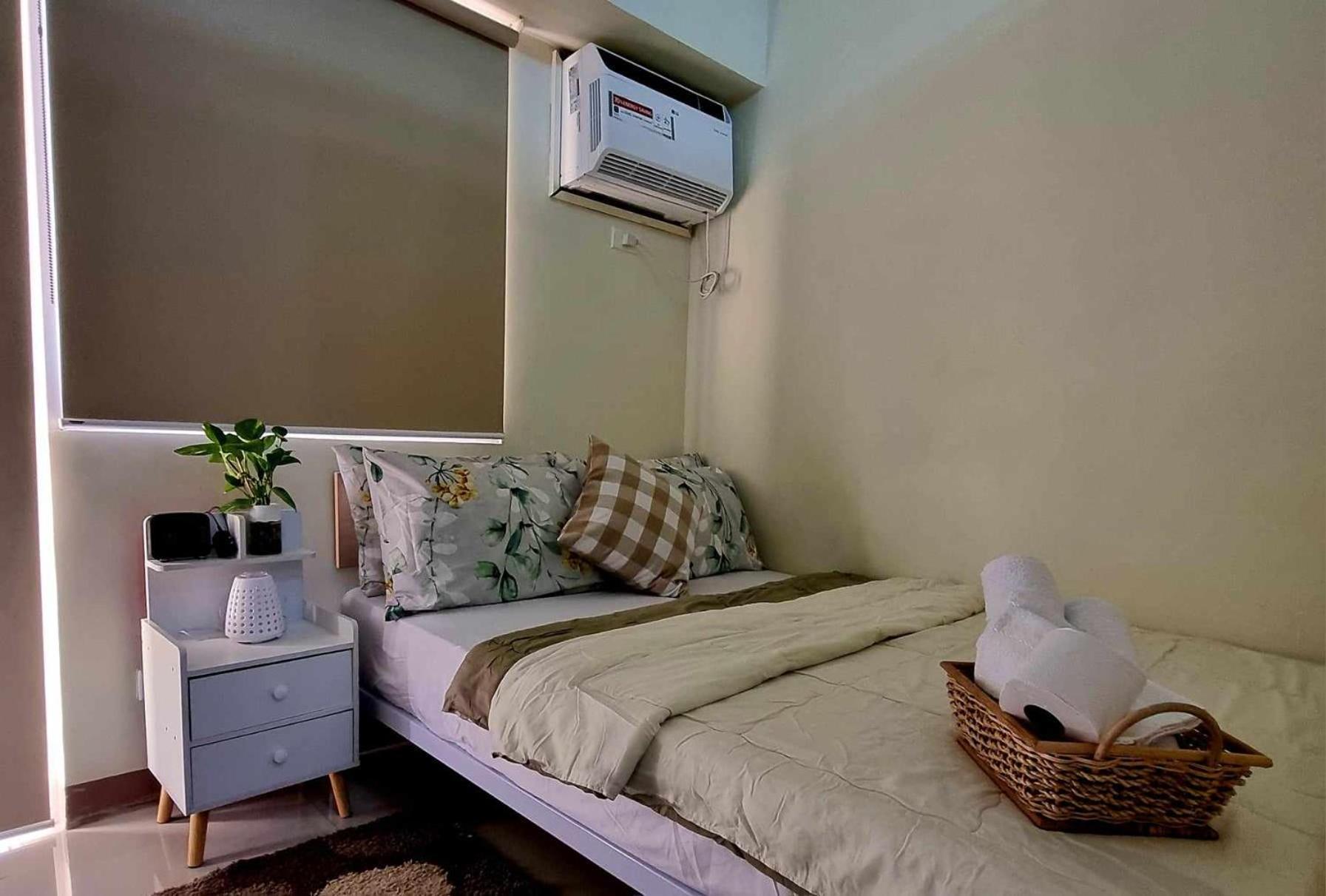 Field Smdc 1br W/ Netflix * Manila