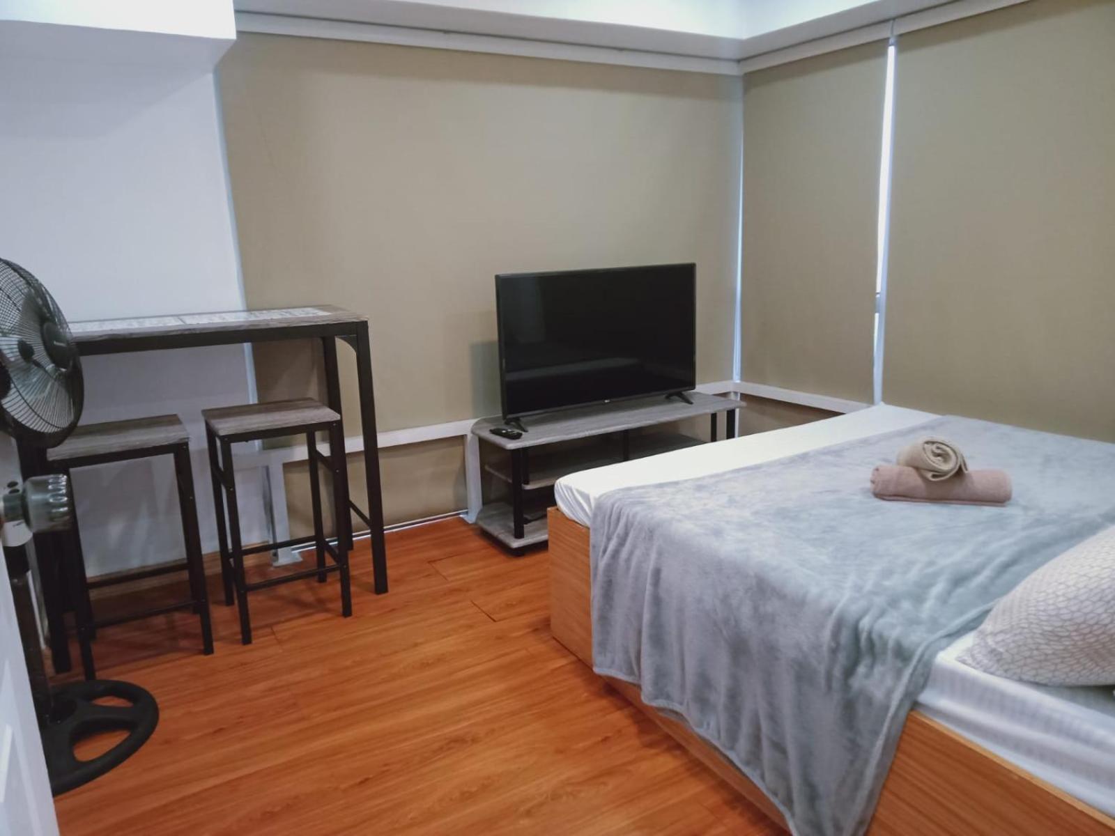 Apartment 2 Bedrooms Units Forbes Area 5th Avenue Bgc Center *