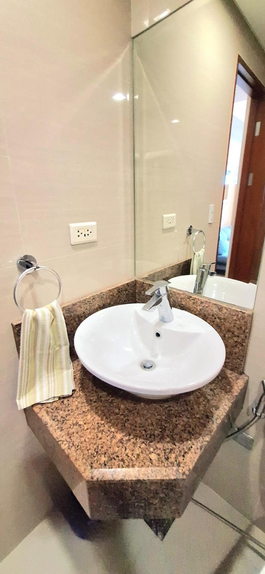 Eastwood Legrand 3 Cozy & Modern Type Homestay *