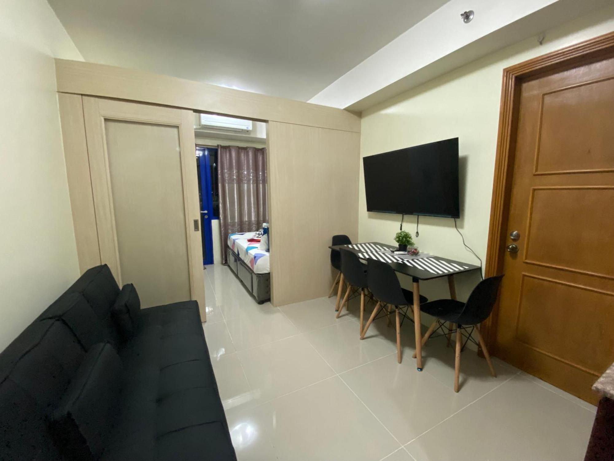 Sea Residences Moa Complex - Ruffa's Condotel Apartment *