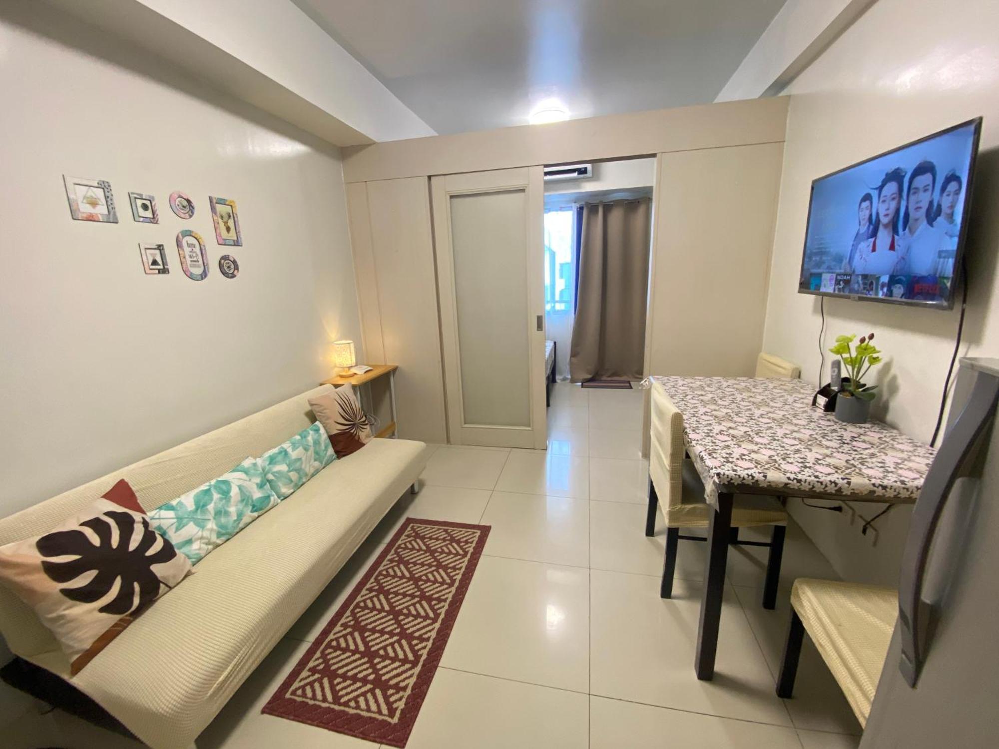 Sea Residences Moa Complex - Ruffa's Condotel Apartment *