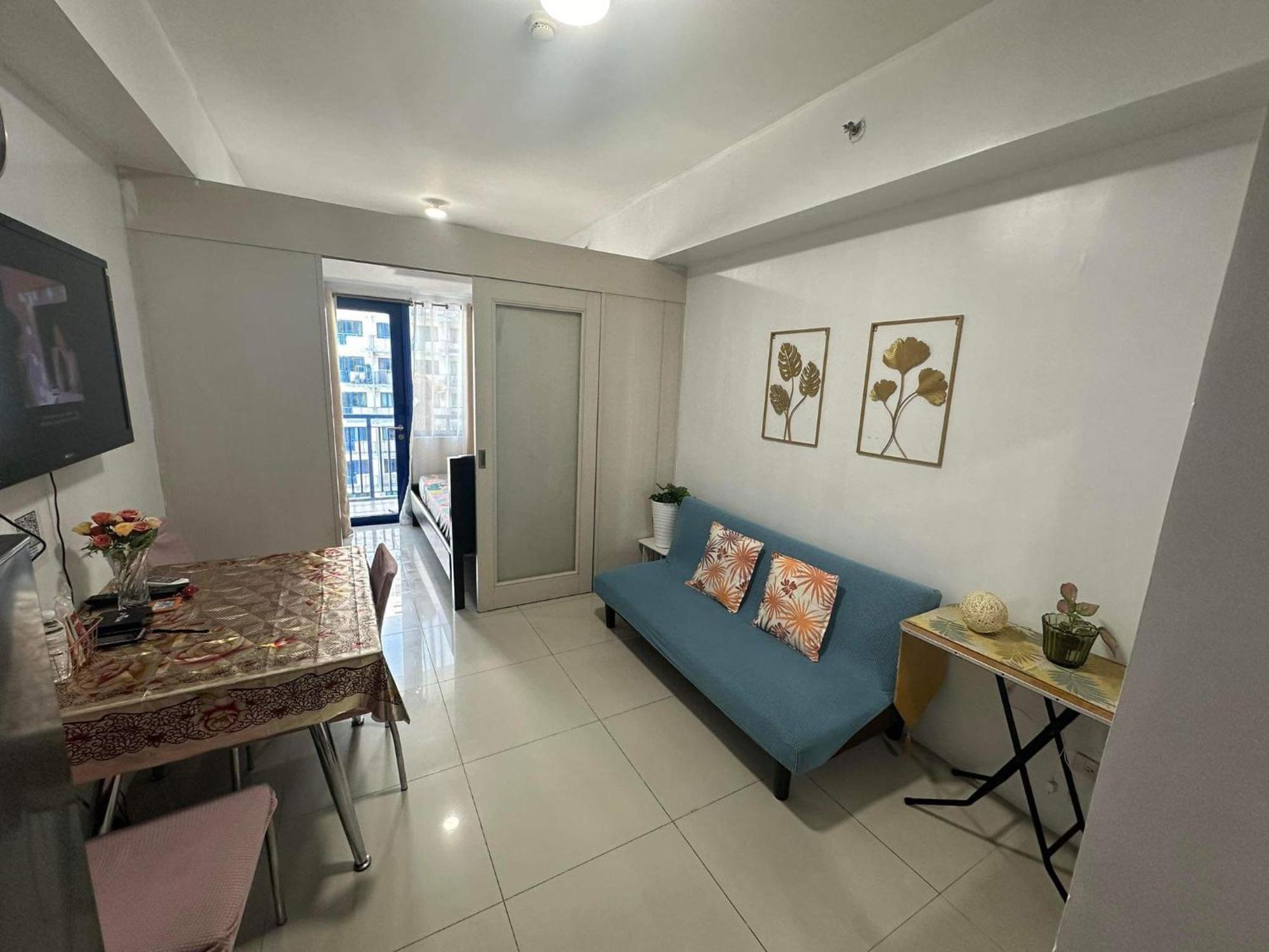 Sea Residences Moa Complex - Ruffa's Condotel Apartment Manila