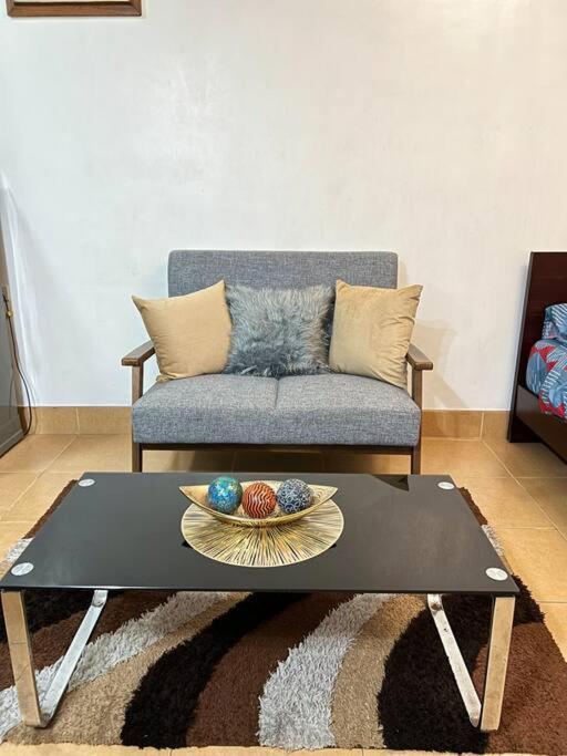 Apartment Spacious In Q.c. W/ Wifi,near Sm North *