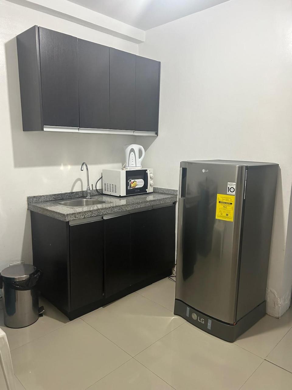 Myhappyplace Makati Apartment *
