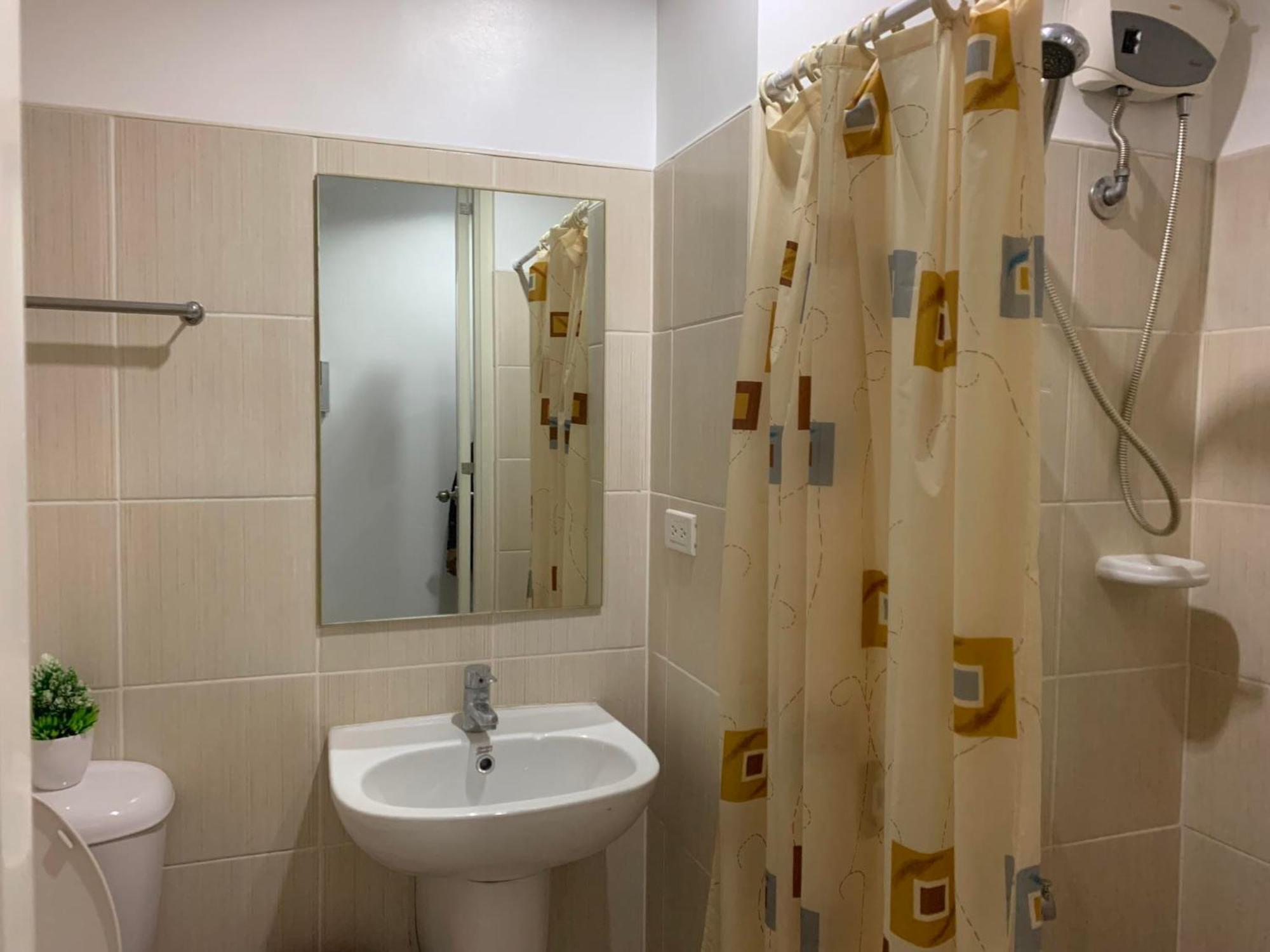 Apartment Grand Riviera Suites2 @ Us Embassy/freepool/wi-fi *