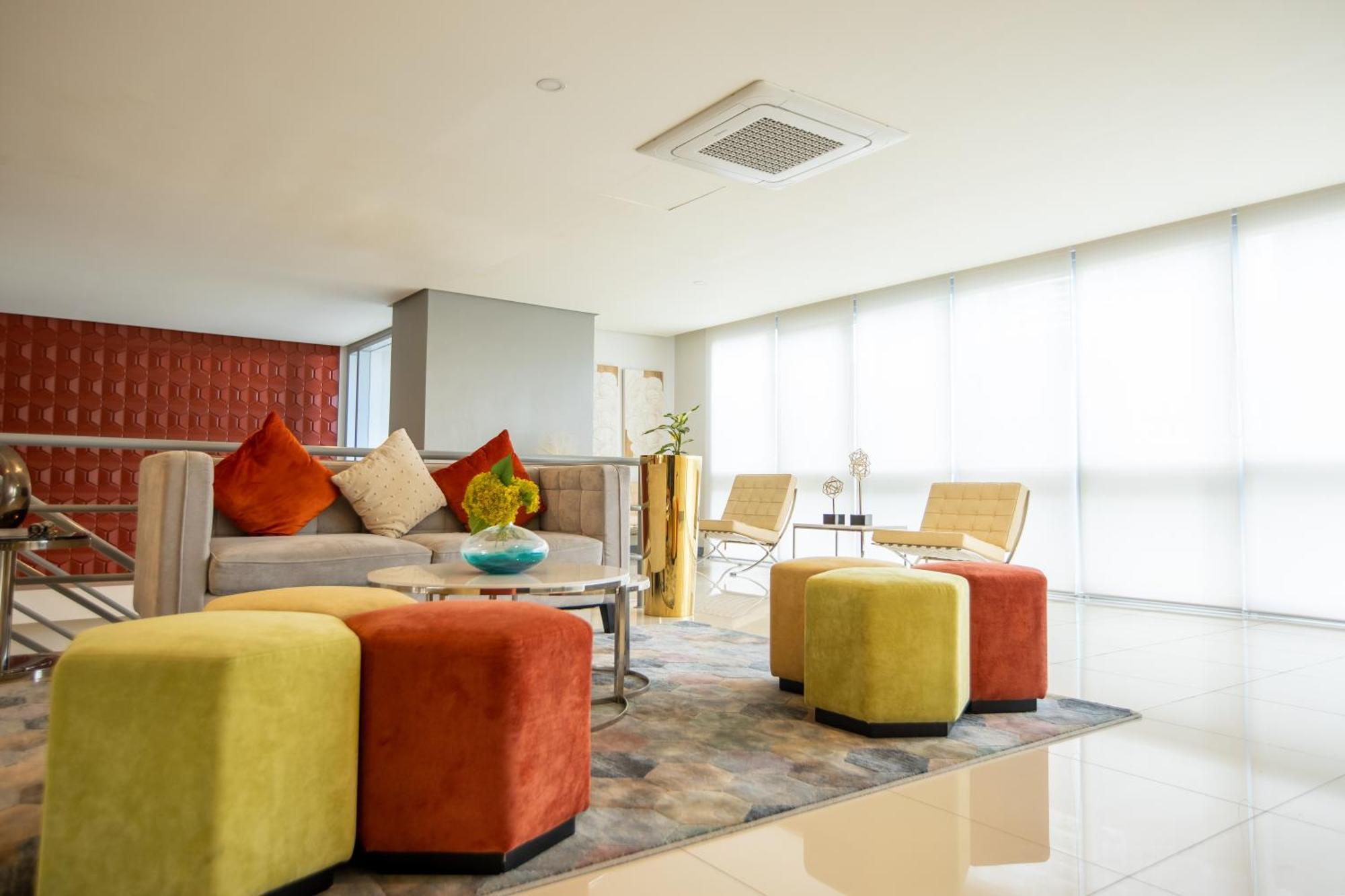 Cozy 1br With Balcony And Netflix In Uptown Bgc Apartment Manila