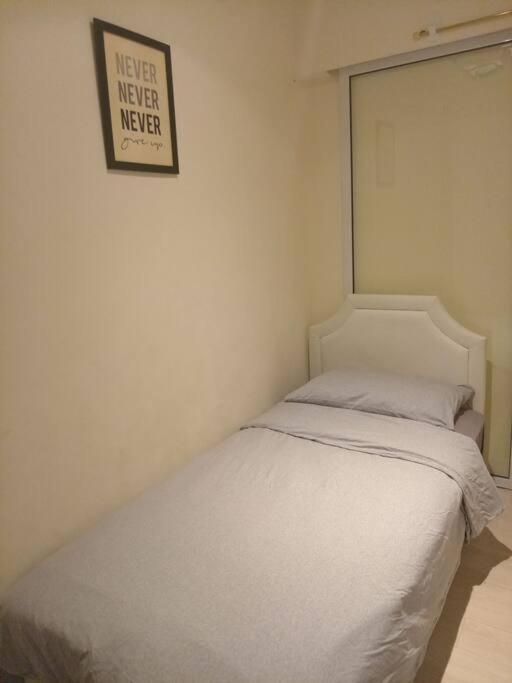 Apartment Affordable Staycation In Azure Manila