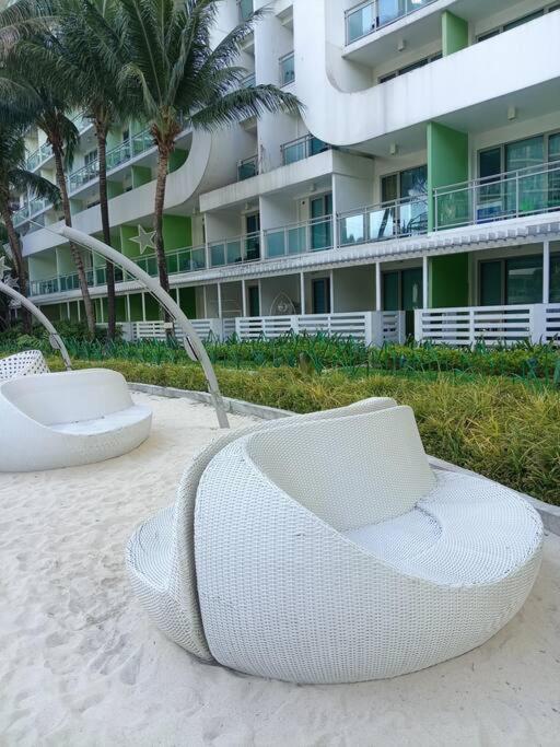 Affordable Staycation In Azure Manila