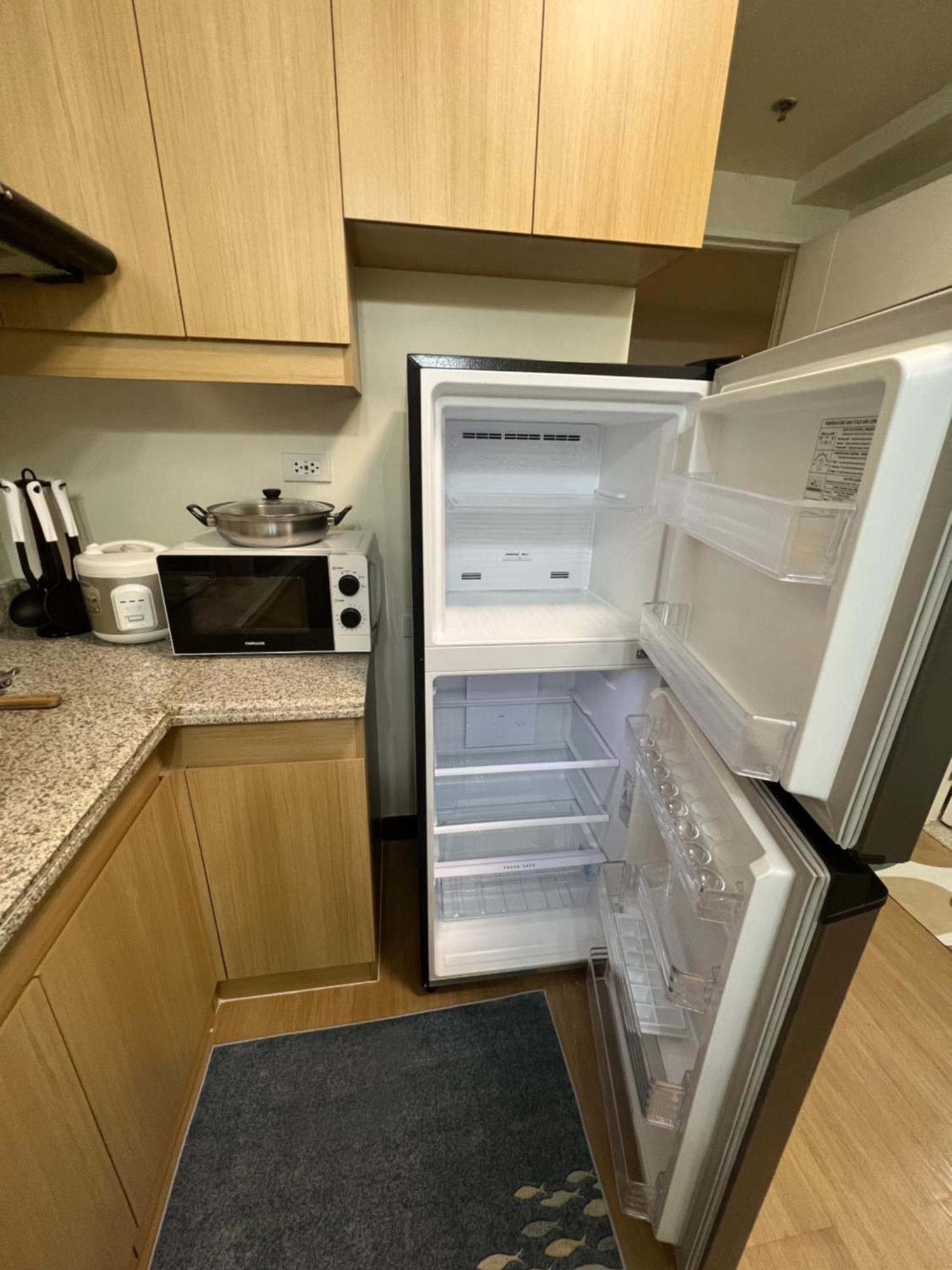 Apartment Near Bgc Makati Ortigas 1br Wi-fi Netflix Balcony