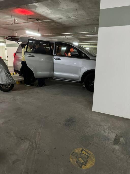 Apartment Free Parking 2b/r @infina Tower Manila