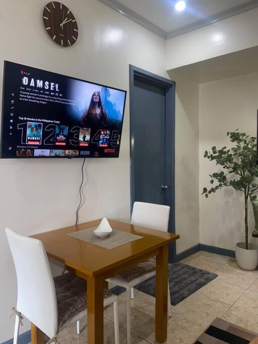 Bgc Stays+free Pool&gym Access,200 Mbps Apartamento Manila