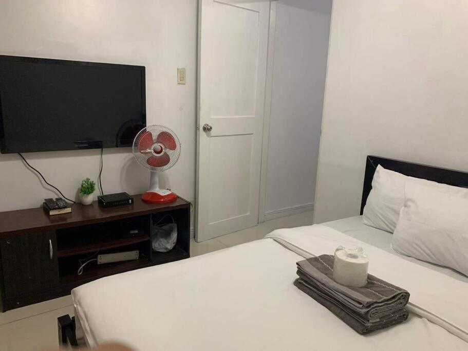 Birch Tower A3 Front Of Robinson Mla Freepool Manila